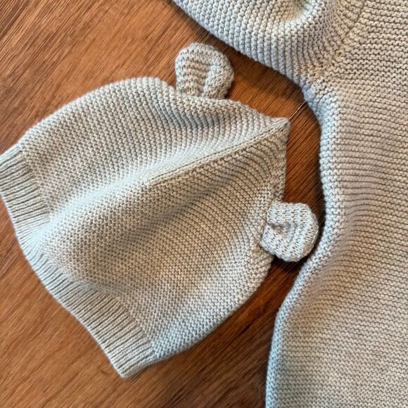 New Carters Baby Boy Gray Knitted Lion Retro Modern Sweater Size 18M w hat - Picture 3 of 5